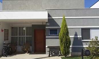 Imagem: Casa de condomínio térrea para venda possui