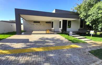 Imagem 2: Casa para Venda em Foz do Iguaçu, Mata Verde, 4 dormitórios, 1 suíte, 3 banheiros, 4 vagas