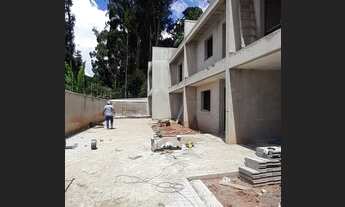 Imagem 2: Sobrado em condomínio fechado à venda com 2 quartos e 1 vaga no Pinheirinho