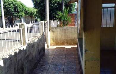 Imagem 4: Vende-se casa de 100m² em um terreno de 534m² em Rosana-SP (centro