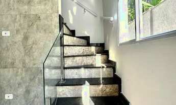 Imagem 6: Vendo linda casa alto padrão, Canto do Forte, em Condomínio, 02 dormitórios, quintal com c