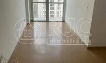 Imagem 2: Apartamento para venda tem 67 metros quadrados com 2 quartos em Botafogo - Rio de Janeiro