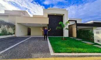 Imagem 2: Jardim Veneza - Casa Térrea com amplo quintal e lazer