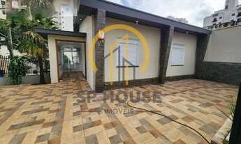 Imagem 2: Casa térrea na Vila Gumercindo para locação, com 145m² - 2 dormitórios, 1 suíte, sala ampl