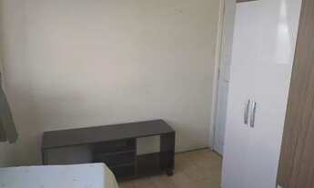 Imagem 2: Apenas um quarto mobiliado. Nao e kitnet