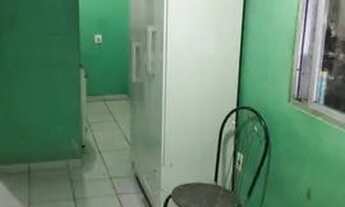 Imagem: Kitnet bem localizada. Água e luz incluídos