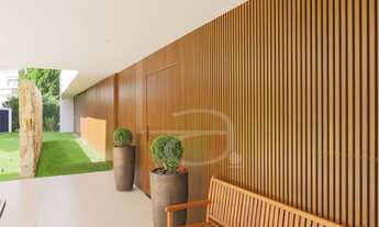 Imagem 4: Casa com frente para praça arborizada