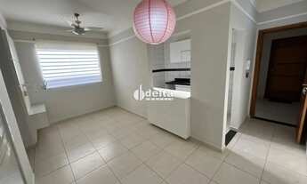 Imagem 2: Apartamento com 2 quartos, disponível para locação e venda no bairro Santa Mônica em Uberl