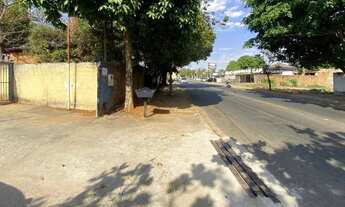 Imagem 2: POTENCIAL INCRÍVEL: Terreno Espaçoso (431,95m²) na Estratégica Rua Presidente Carlos Luz!