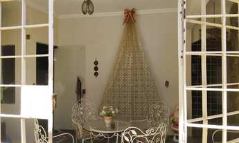 Imagem 3: Casarão com Piscina em Terreno 10x25