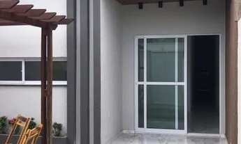 Imagem: Casa com três quartos sendo dois suítes