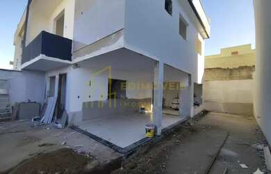 Imagem 2: Incrível Casa em Planície da Serra com Acabamento de Alto Padrão Venha Conhecer!