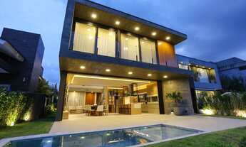 Imagem 3: Mansão de 5 suítes á beira do lago e próximo á infraestrutura!