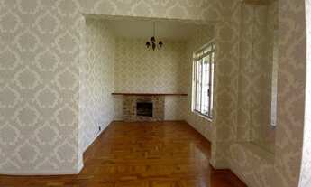 Imagem 4: Casa para aluguel e venda possui 480 metros quadrados com 4 quartos