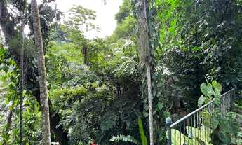 Imagem 3: Apartamento para venda possui 690 metros quadrados com 5 quartos