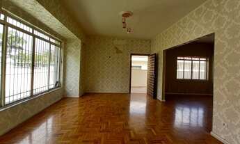 Imagem 5: Casa para aluguel e venda possui 480 metros quadrados com 4 quartos