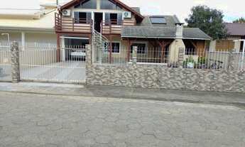 Imagem: Casa com 5 dormitórios disponível para