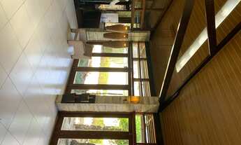 Imagem 3: Casa para aluguel e venda possui 400 metros quadrados com 5 quartos sendo 4 suítes