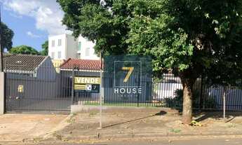 Imagem: Casa com enorme quintal, e ótima localização