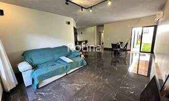 Imagem 3: Casa para alugar, 3 quartos, 2 suítes, 2 vagas, Segismundo Pereira - Uberlândia/MG - R$ 4