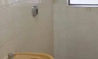 Imagem 6: Próximo ao comercio,condução na porta, imóvel bem conservado!