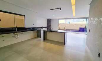 Imagem 4: Jardim Veneza - Casa Térrea com amplo quintal e lazer