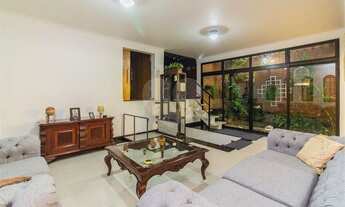 Imagem 4: Casa com acessibilidade - 4 dorm sendo 1 c/suíte e closet e 1 c/ suíte, ampla sala, piscin