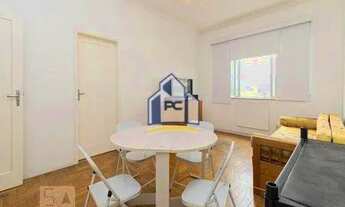 Imagem 2: Amplo Apartamento com 3 Quartos, Sala, Dependência Completa & Área de Serviço à Venda