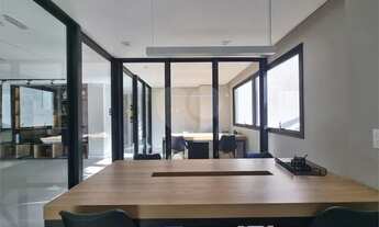 Imagem 6: Stúdio em Frente a PUC