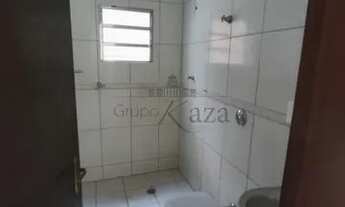 Imagem 7: Casa para aluguel possui 100 metros quadrados com 3 quartos