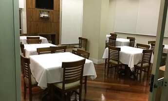 Imagem 3: Apartamento para aluguel e venda possui 192 metros quadrados com 4 quartos