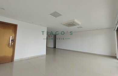 Imagem 2: Apartamento para aluguel tem 238 metros quadrados com 4 quartos