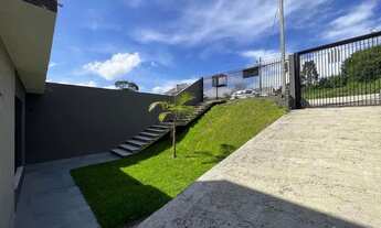 Imagem 5: Lindo Sobrado no centro de Quatro Barras