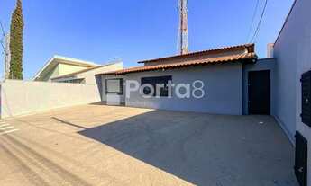 Imagem 2: Elevando o Padrão: Casa Comercial de Luxo com Infraestrutura Completa em São José do Rio P