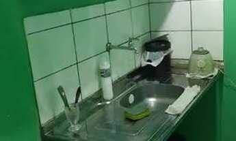 Imagem 2: Kitnet bem localizada. Água e luz incluídos