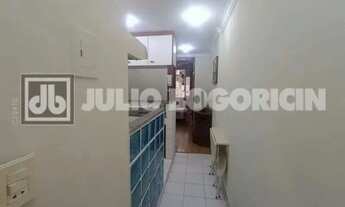 Imagem 5: Copacabana - Quadra da Praia - Próximo a Metrô - Apartamento conjugado - Quarto/Sala/Cozin