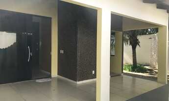 Imagem 2: Casa espaçosa e bem Localizada no centro