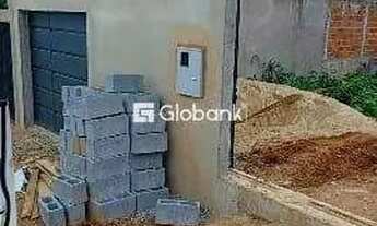 Imagem 3: Casa à venda em Montes Claros (Guarujá) - 2 quartos, 1 suíte, quintal