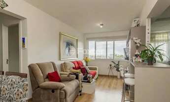 Imagem 2: Ótimo apartamento com 2 quartos, sendo 1 suíte, 1 vaga de estacionamento, no bairro Glória