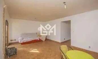 Imagem 2: Casa à venda em Porto Alegre (São João) 3 quartos, 4 vagas, despensa e churrasqueira