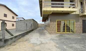 Imagem: Casa de dois andares no bairro Ouro Negro