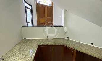 Imagem 6: SOBRADO COM VISTA PARA O CENTRO DE ESQUINA