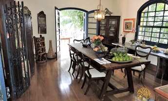 Imagem 7: Casa colonial, ampla em rua fechada