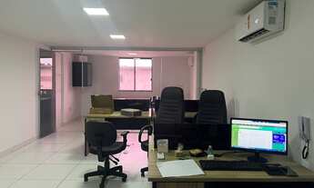 Imagem 14: Galpão/Depósito/Armazém para venda possui 70 metros quadrados