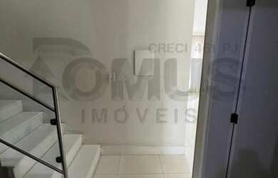 Imagem 3: Casa para Venda no Condomínio Residencial Morada das Mangueiras Possui 4/4 + Varanda e Pis