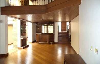 Imagem 2: Casa em condomínio, com piscina