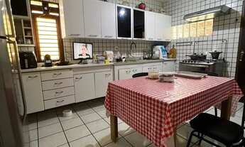 Imagem 7: Casa para aluguel possui 240 metros quadrados com 4 quartos em Miramar - João Pessoa - PB