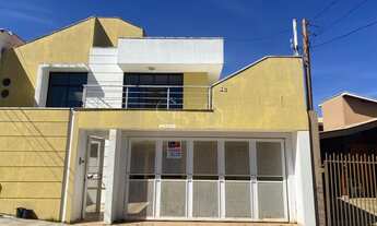 Imagem 2: LINDA CASA TIPO SOBRADO ÓTIMA LOCALIZAÇÃO COM 3 QUARTOS 1 SUÍTE