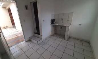 Imagem 3: Casa para aluguel tem 30 metros quadrados com 1 quarto