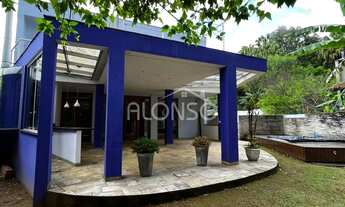 Imagem: ISOLADO, CERCADO DE MUITO VERDE, ATRÁS